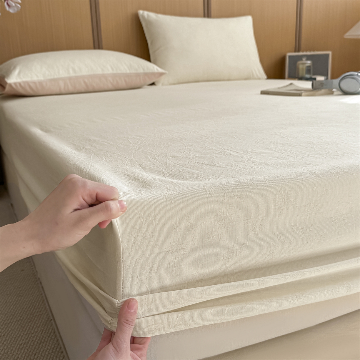 91家纺网 家纺一手货源 找家纺 灰鲸 2026新款全棉纯棉三层纱色织提花床笠单品床笠床笠单件 花影-杏仁奶霜