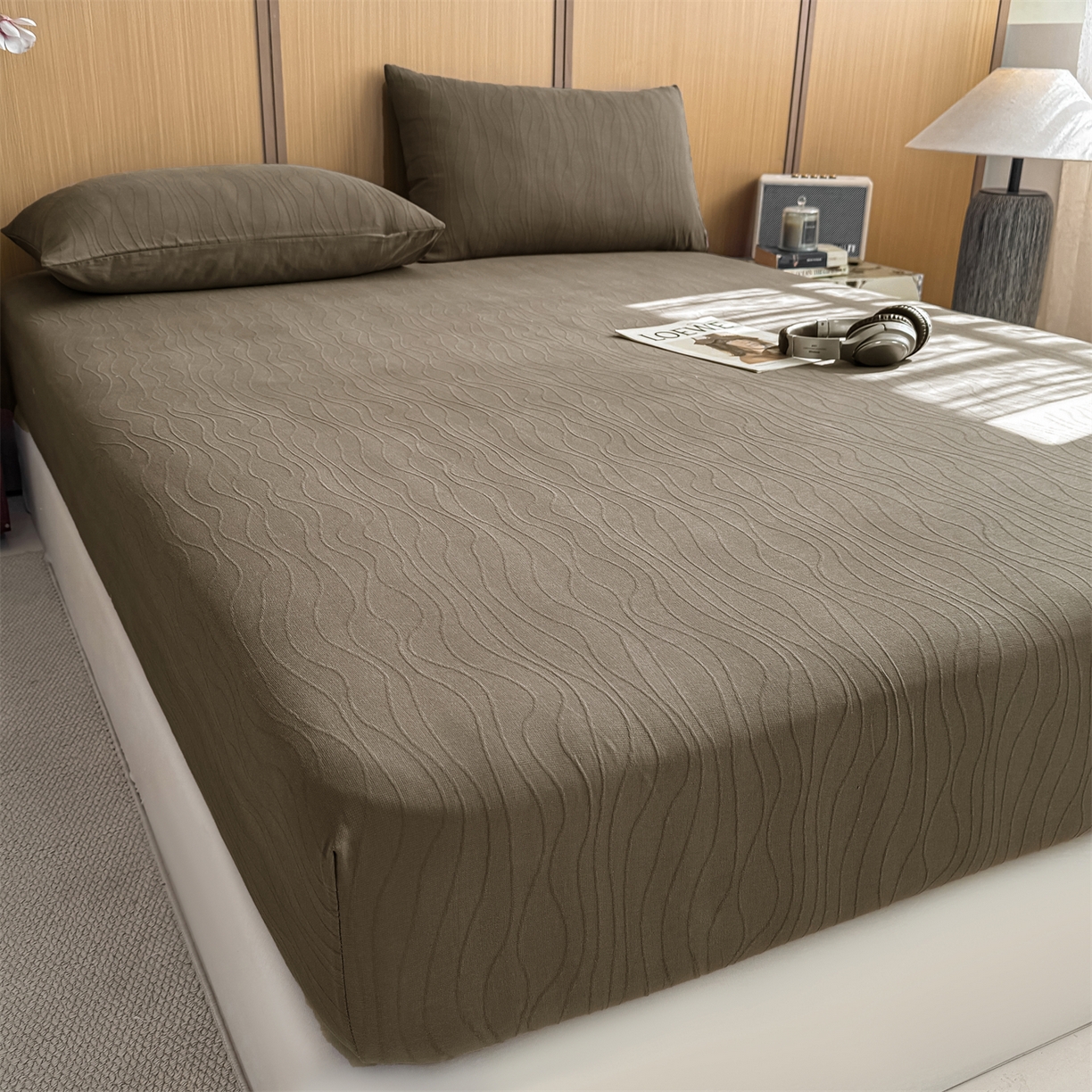 91家纺网 家纺一手货源 找家纺 灰鲸 2026新款全棉纯棉三层纱色织提花床笠单品床笠床笠单件 浅忆-摩卡