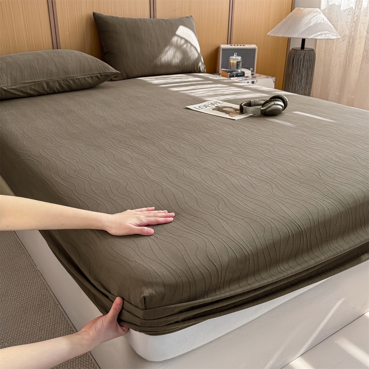 91家纺网 家纺一手货源 找家纺 灰鲸 2026新款全棉纯棉三层纱色织提花床笠单品床笠床笠单件 浅忆-摩卡