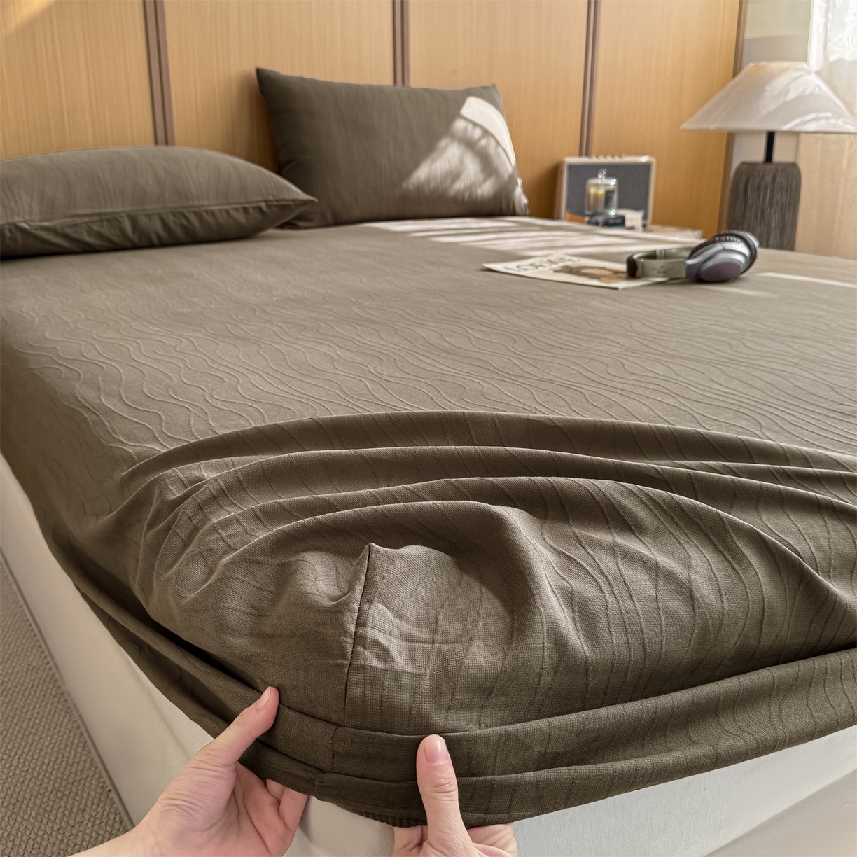 91家纺网 家纺一手货源 找家纺 灰鲸 2026新款全棉纯棉三层纱色织提花床笠单品床笠床笠单件 浅忆-摩卡