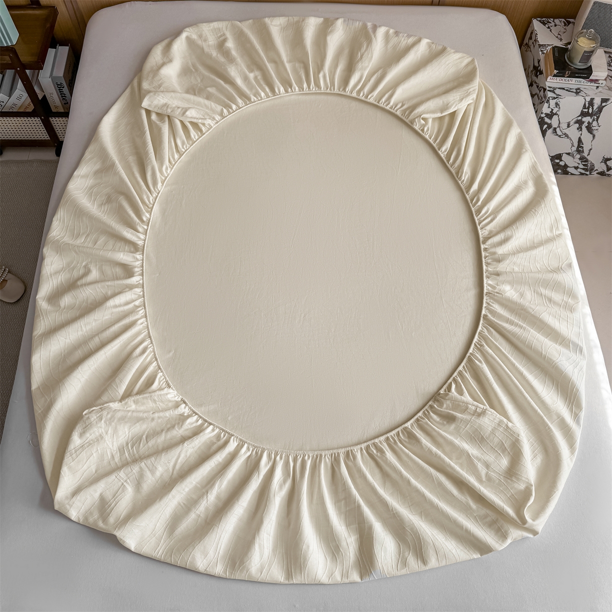 91家纺网 家纺一手货源 找家纺 灰鲸 2026新款全棉纯棉三层纱色织提花床笠单品床笠床笠单件 浅忆-杏仁奶霜