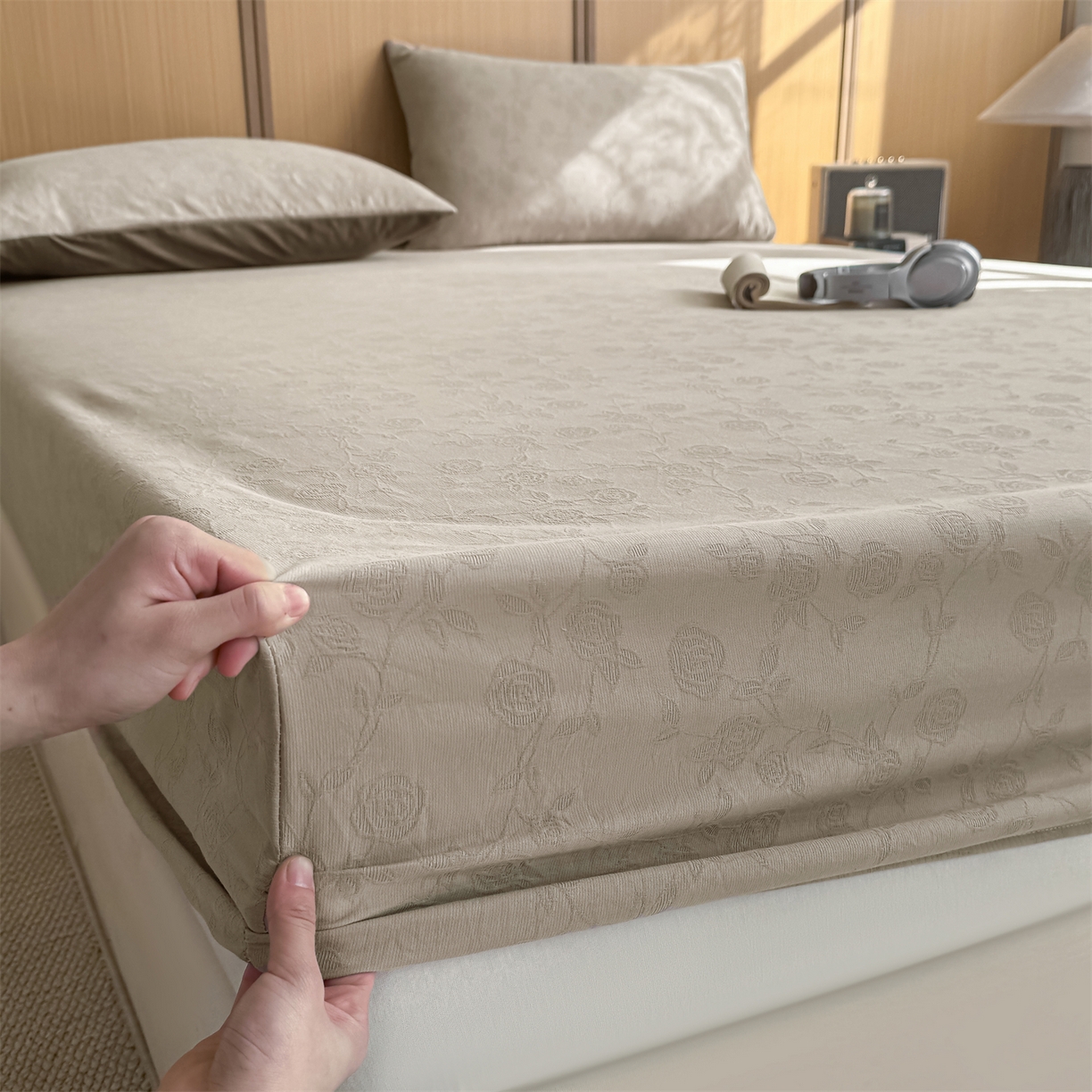 91家纺网 家纺一手货源 找家纺 灰鲸 2026新款全棉纯棉三层纱色织提花床笠单品床笠床笠单件 蔷薇-可可奶咖