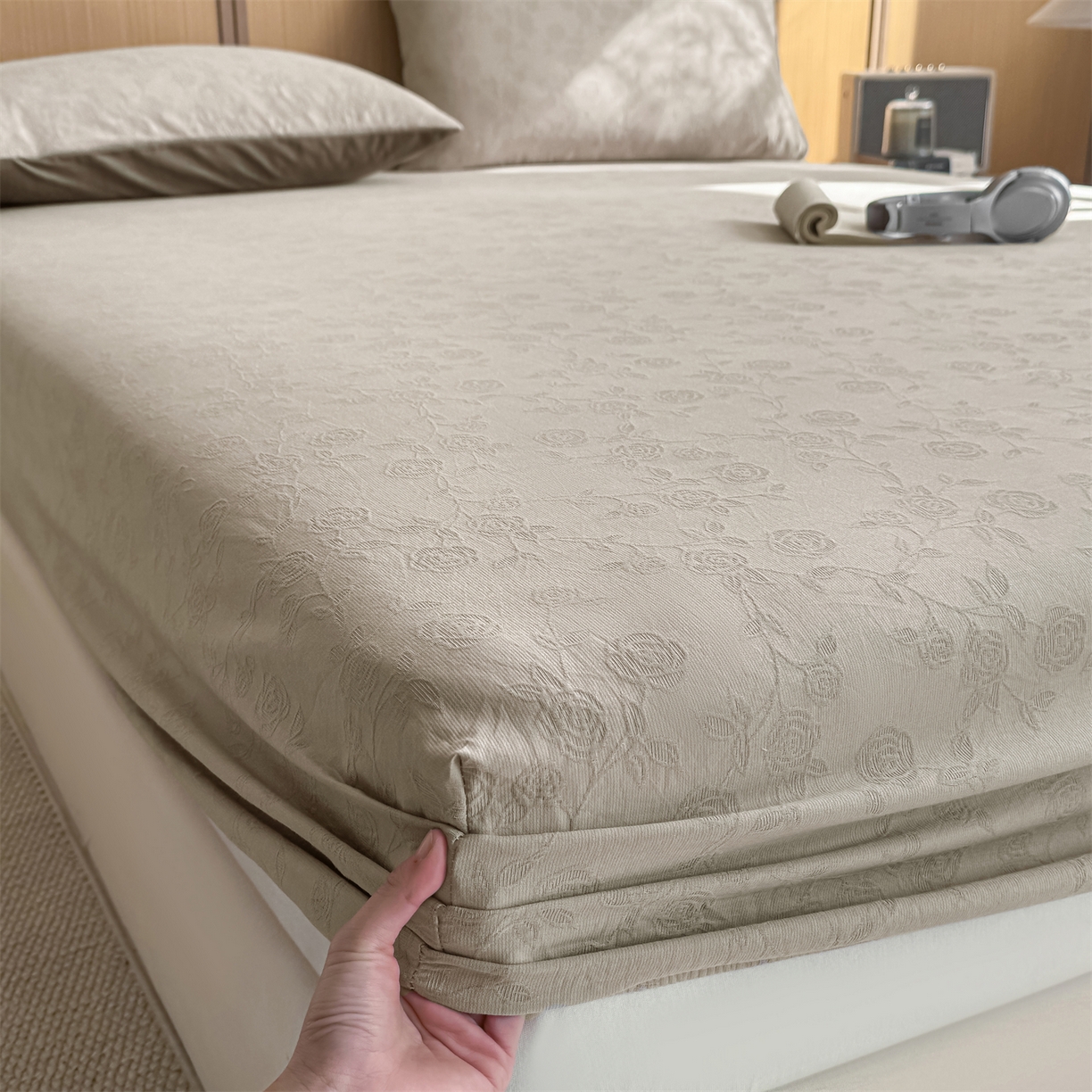 91家纺网 家纺一手货源 找家纺 灰鲸 2026新款全棉纯棉三层纱色织提花床笠单品床笠床笠单件 蔷薇-可可奶咖