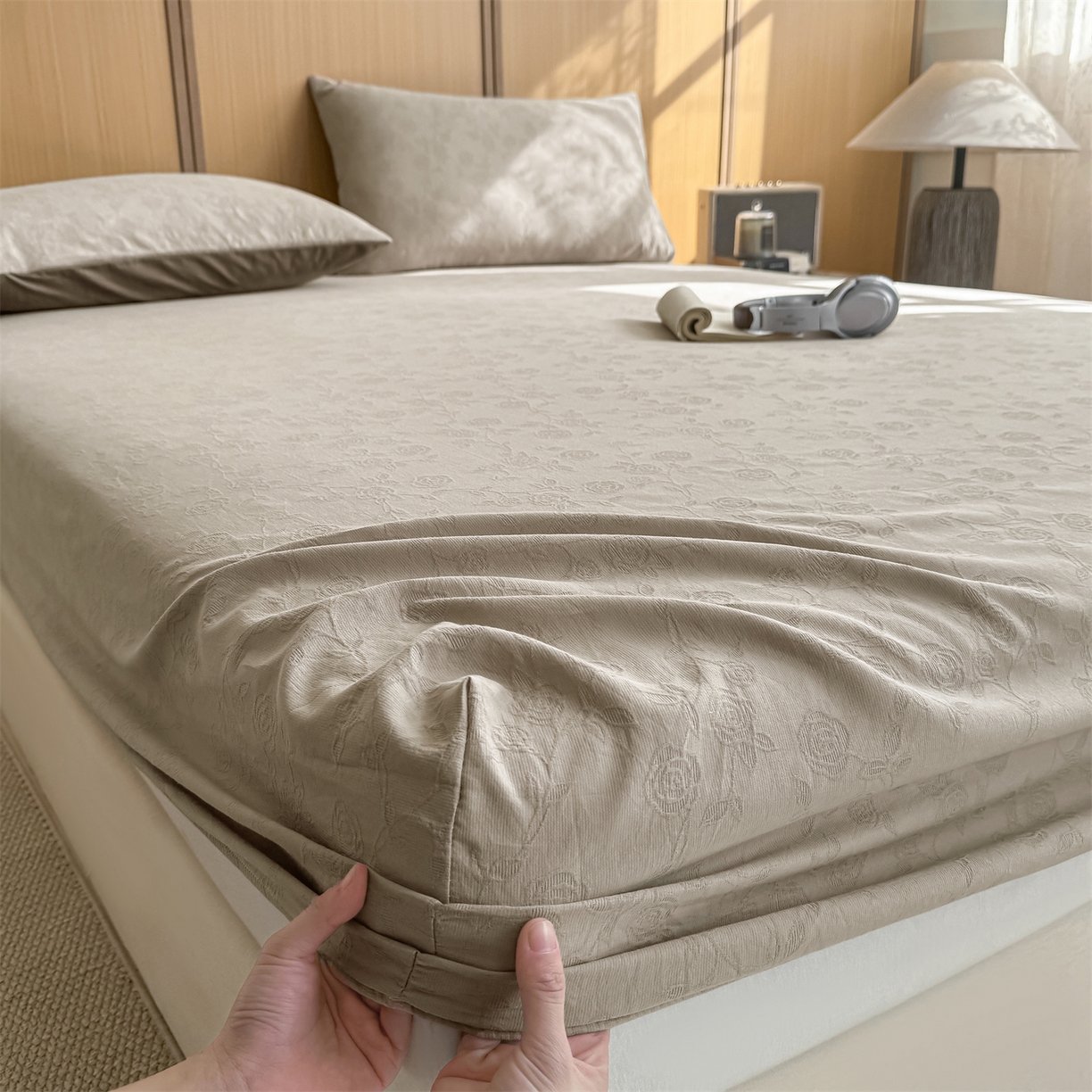 91家纺网 家纺一手货源 找家纺 灰鲸 2026新款全棉纯棉三层纱色织提花床笠单品床笠床笠单件 蔷薇-可可奶咖