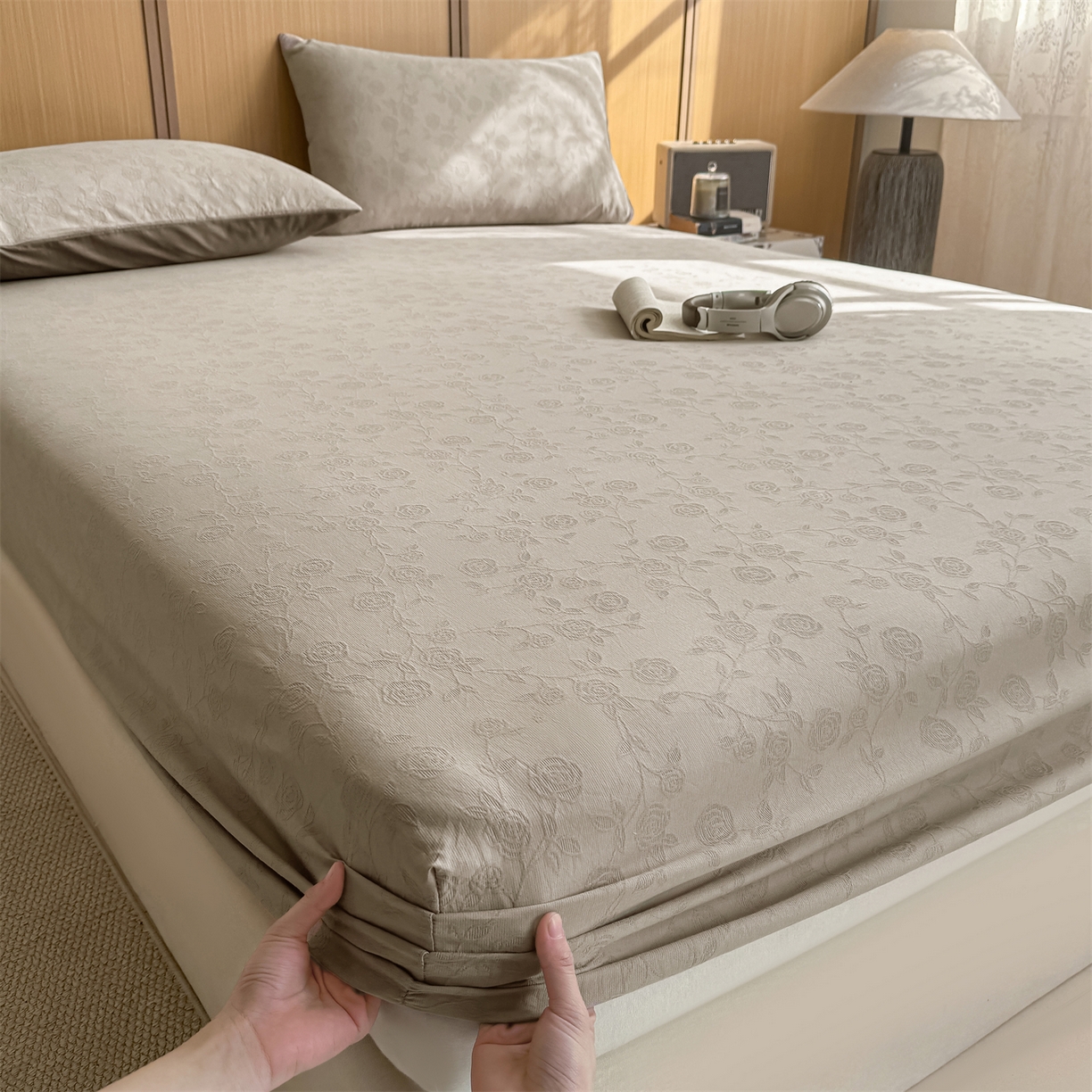 91家纺网 家纺一手货源 找家纺 灰鲸 2026新款全棉纯棉三层纱色织提花床笠单品床笠床笠单件 蔷薇-可可奶咖