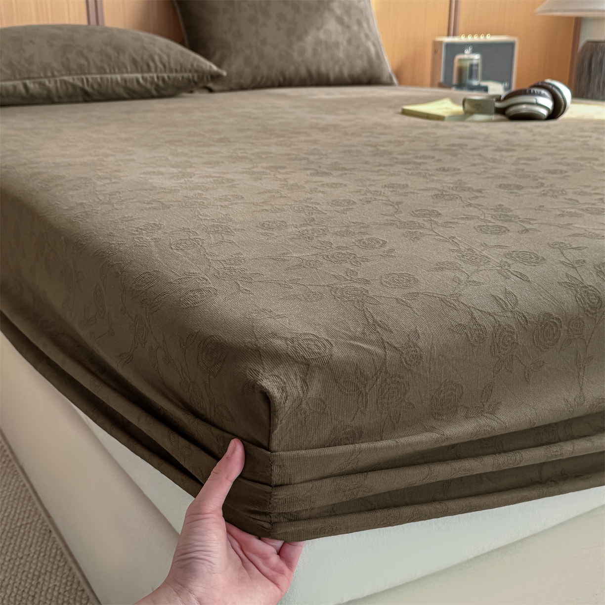 91家纺网 家纺一手货源 找家纺 灰鲸 2026新款全棉纯棉三层纱色织提花床笠单品床笠床笠单件 蔷薇-摩卡