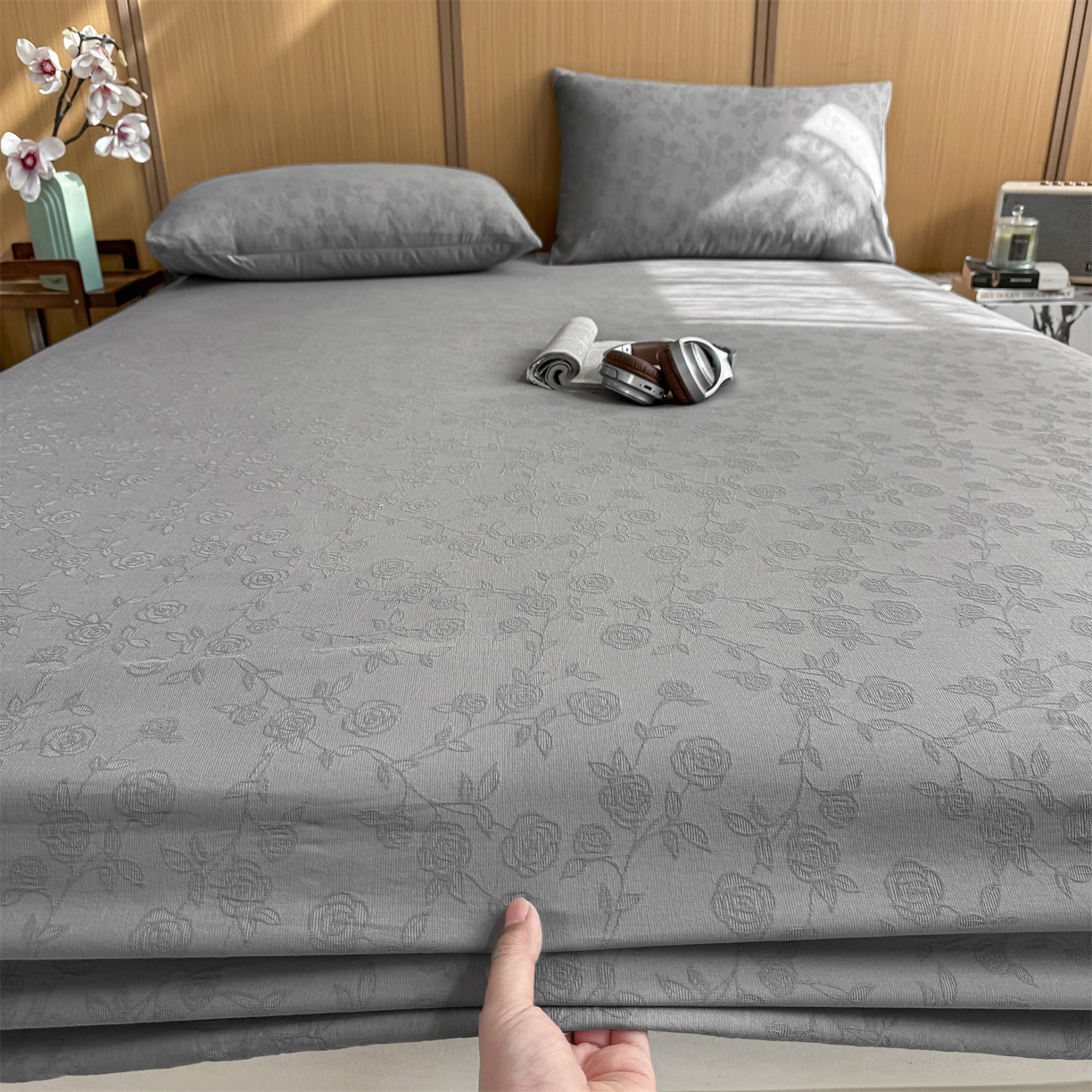 91家纺网 家纺一手货源 找家纺 灰鲸 2026新款全棉纯棉三层纱色织提花床笠单品床笠床笠单件 蔷薇-雾灰