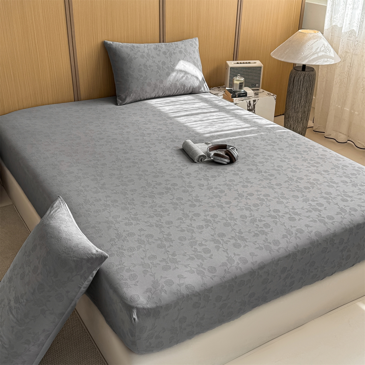 91家纺网 家纺一手货源 找家纺 灰鲸 2026新款全棉纯棉三层纱色织提花床笠单品床笠床笠单件 蔷薇-雾灰