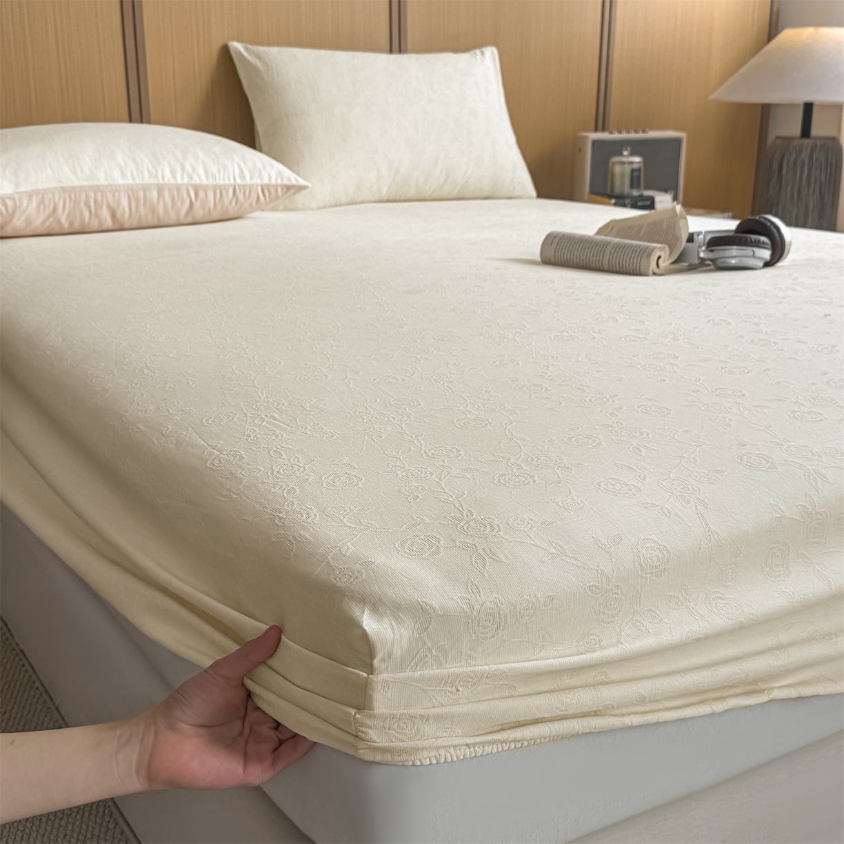 91家纺网 家纺一手货源 找家纺 灰鲸 2026新款全棉纯棉三层纱色织提花床笠单品床笠床笠单件 蔷薇-杏仁奶霜