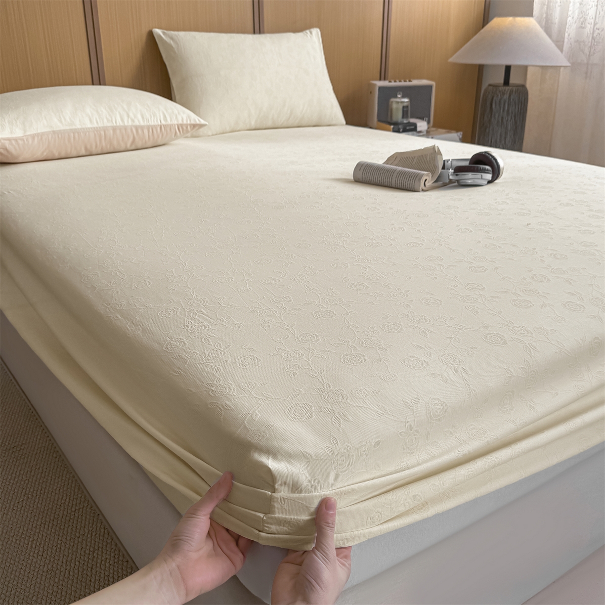 91家纺网 家纺一手货源 找家纺 灰鲸 2026新款全棉纯棉三层纱色织提花床笠单品床笠床笠单件 蔷薇-杏仁奶霜