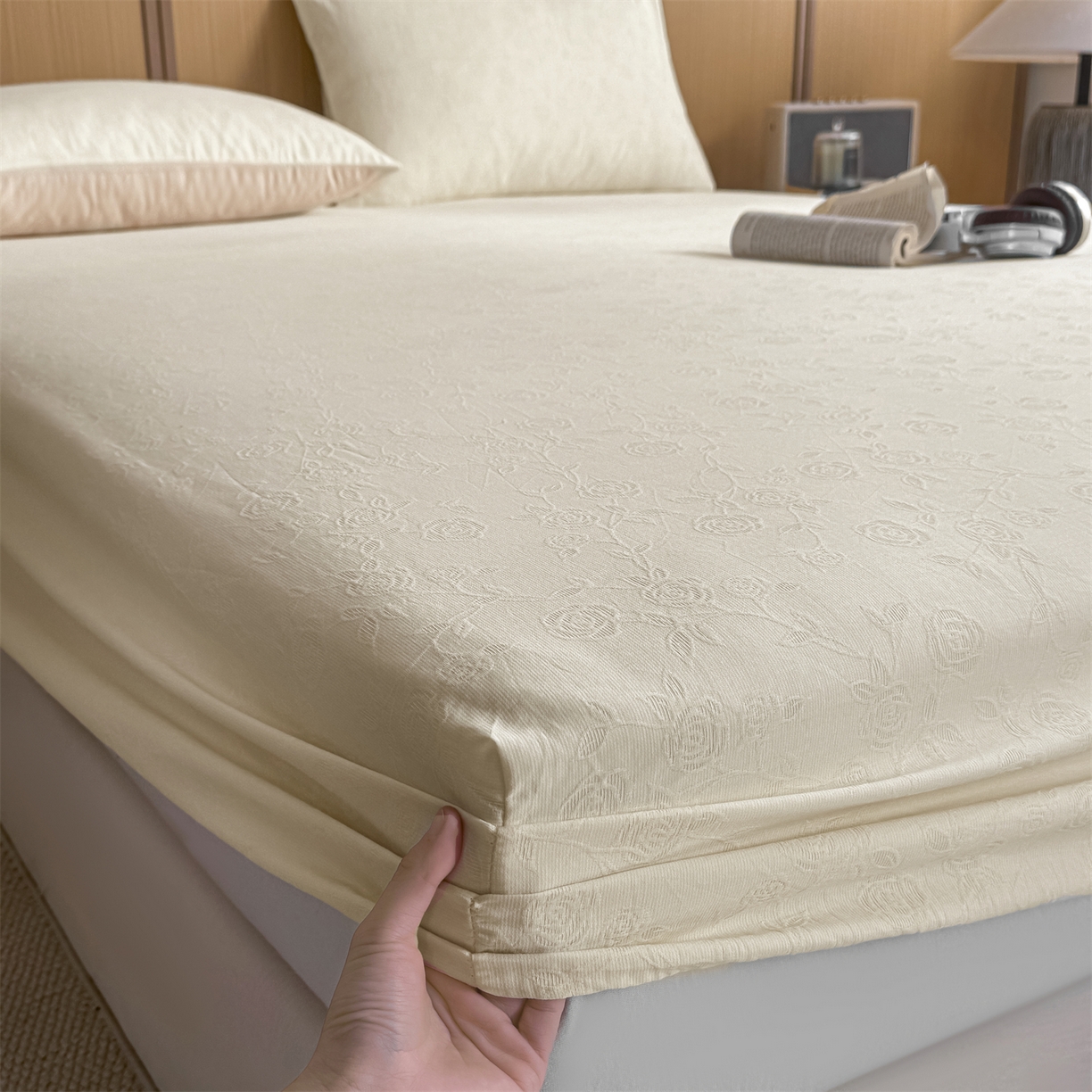 91家纺网 家纺一手货源 找家纺 灰鲸 2026新款全棉纯棉三层纱色织提花床笠单品床笠床笠单件 蔷薇-杏仁奶霜