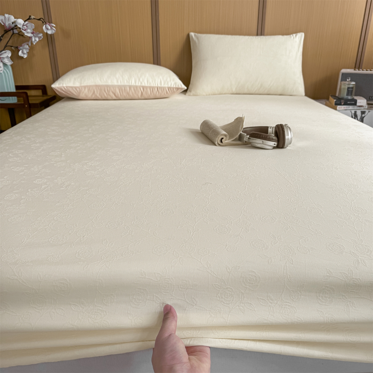 91家纺网 家纺一手货源 找家纺 灰鲸 2026新款全棉纯棉三层纱色织提花床笠单品床笠床笠单件 蔷薇-杏仁奶霜