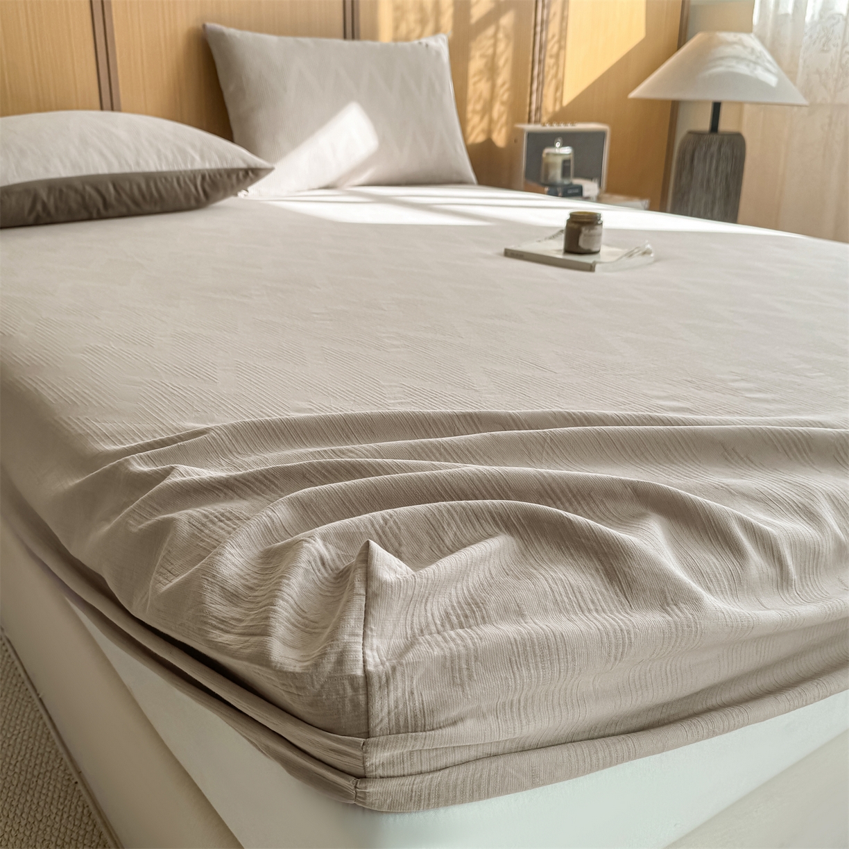 91家纺网 家纺一手货源 找家纺 灰鲸 2026新款全棉纯棉三层纱色织提花床笠单品床笠床笠单件 影韵-可可奶咖