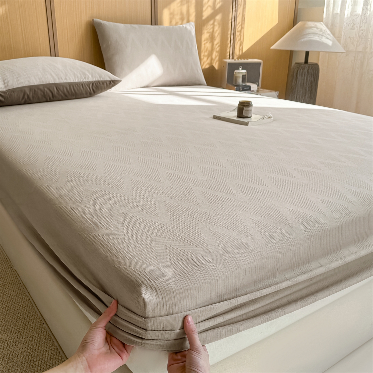 91家纺网 家纺一手货源 找家纺 灰鲸 2026新款全棉纯棉三层纱色织提花床笠单品床笠床笠单件 影韵-可可奶咖