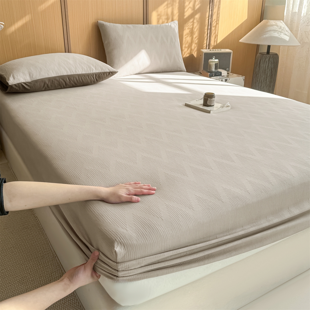 91家纺网 家纺一手货源 找家纺 灰鲸 2026新款全棉纯棉三层纱色织提花床笠单品床笠床笠单件 影韵-可可奶咖