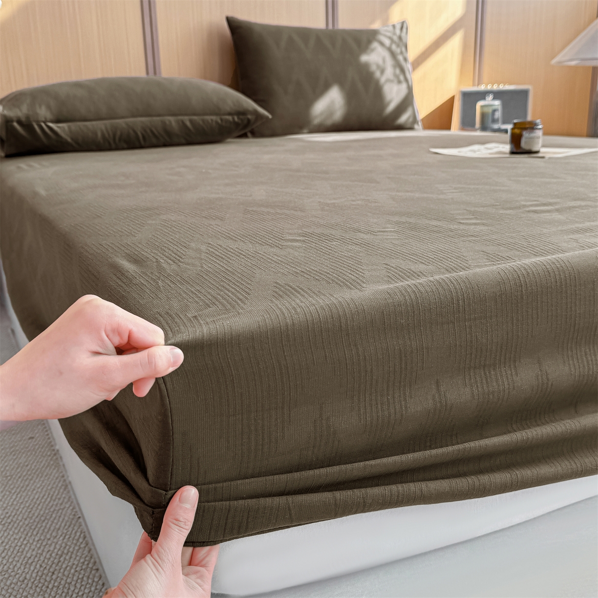 91家纺网 家纺一手货源 找家纺 灰鲸 2026新款全棉纯棉三层纱色织提花床笠单品床笠床笠单件 影韵-摩卡