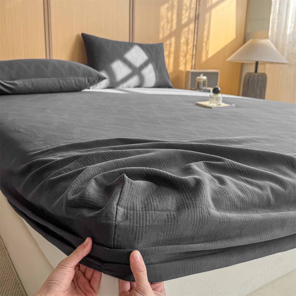 91家纺网 家纺一手货源 找家纺 灰鲸 2026新款全棉纯棉三层纱色织提花床笠单品床笠床笠单件 影韵-素墨