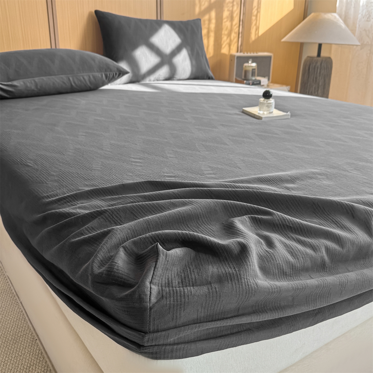 91家纺网 家纺一手货源 找家纺 灰鲸 2026新款全棉纯棉三层纱色织提花床笠单品床笠床笠单件 影韵-素墨