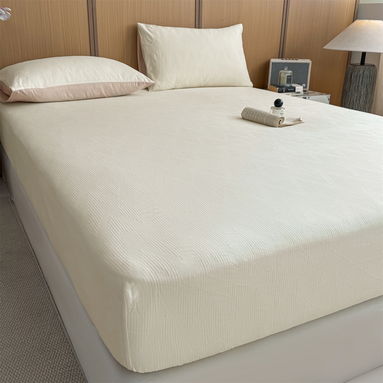 91家纺网 家纺一手货源 找家纺 灰鲸 2026新款全棉纯棉三层纱色织提花床笠单品床笠床笠单件 影韵-杏仁奶霜