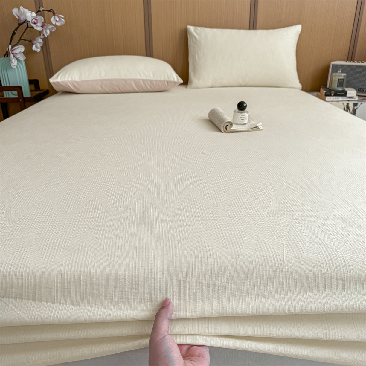 91家纺网 家纺一手货源 找家纺 灰鲸 2026新款全棉纯棉三层纱色织提花床笠单品床笠床笠单件 影韵-杏仁奶霜