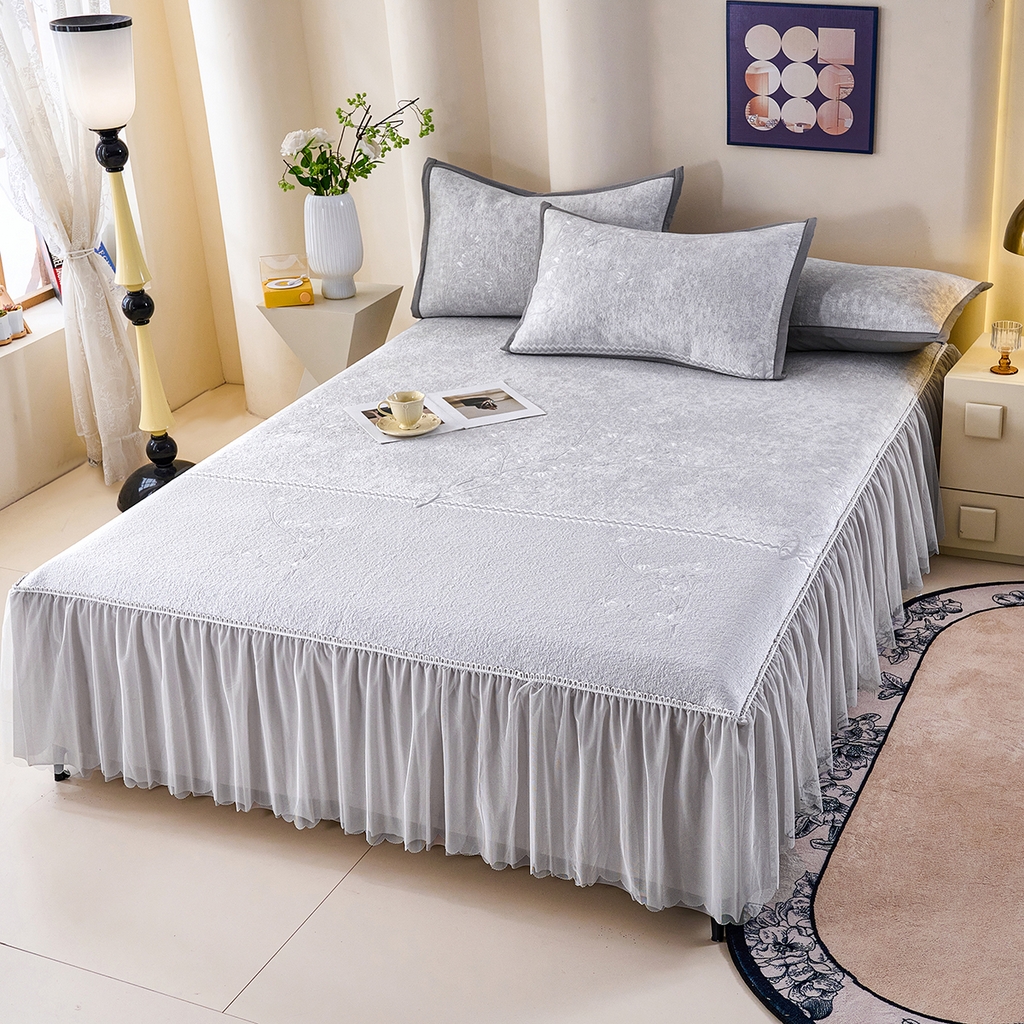 91家纺网 家纺一手货源 找家纺 莱家富 2026新款A类凉感豆豆席-床裙款 床裙款-喜上眉梢灰色