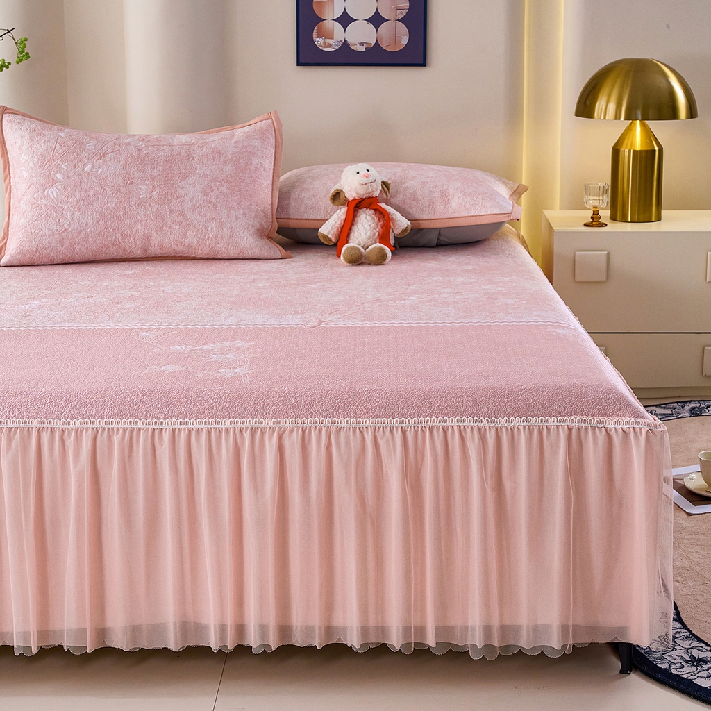 91家纺网 家纺一手货源 找家纺 莱家富 2026新款A类凉感豆豆席-床裙款 床裙款-喜上眉梢粉色