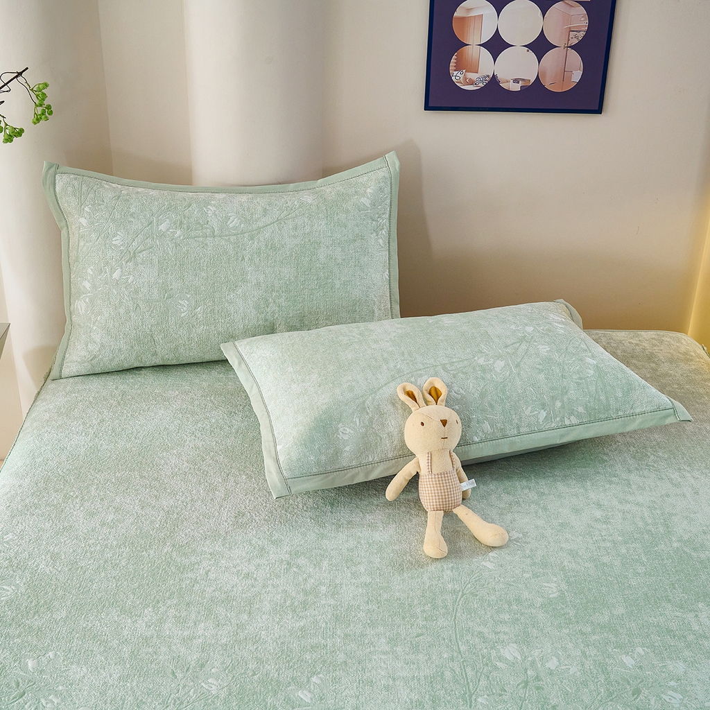 91家纺网 家纺一手货源 找家纺 莱家富 2026新款A类凉感豆豆席-床裙款 床裙款-喜上眉梢绿色