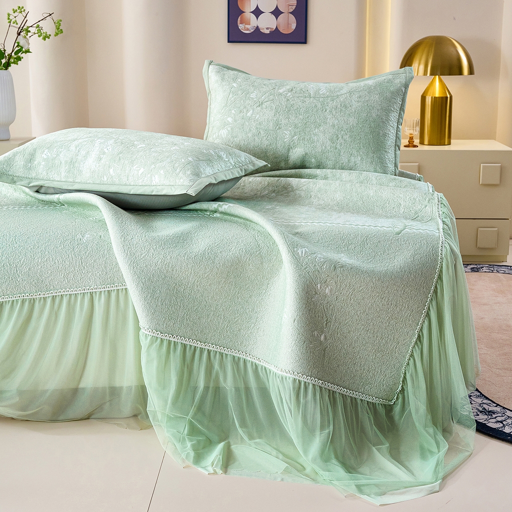 91家纺网 家纺一手货源 找家纺 莱家富 2026新款A类凉感豆豆席-床裙款 床裙款-喜上眉梢绿色