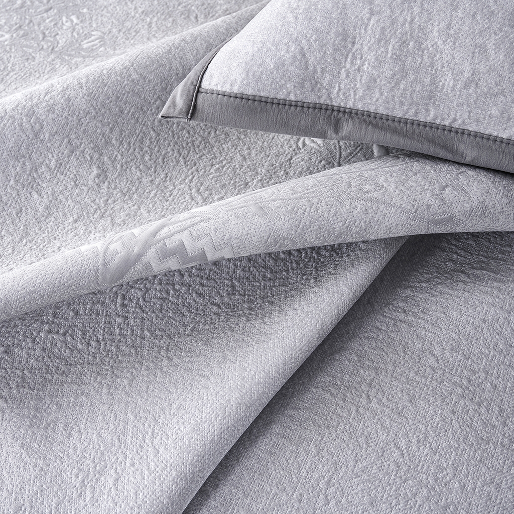 91家纺网 家纺一手货源 找家纺 莱家富 2026新款A类凉感豆豆席-床裙款 床裙款-喜上眉梢灰色