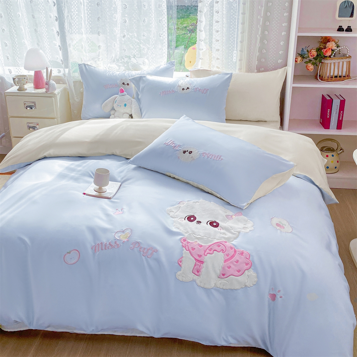 91家纺网 家纺一手货源 找家纺 优贝家纺 2026新款水洗真丝天丝专版贴布绣四件套 泡芙奶狗