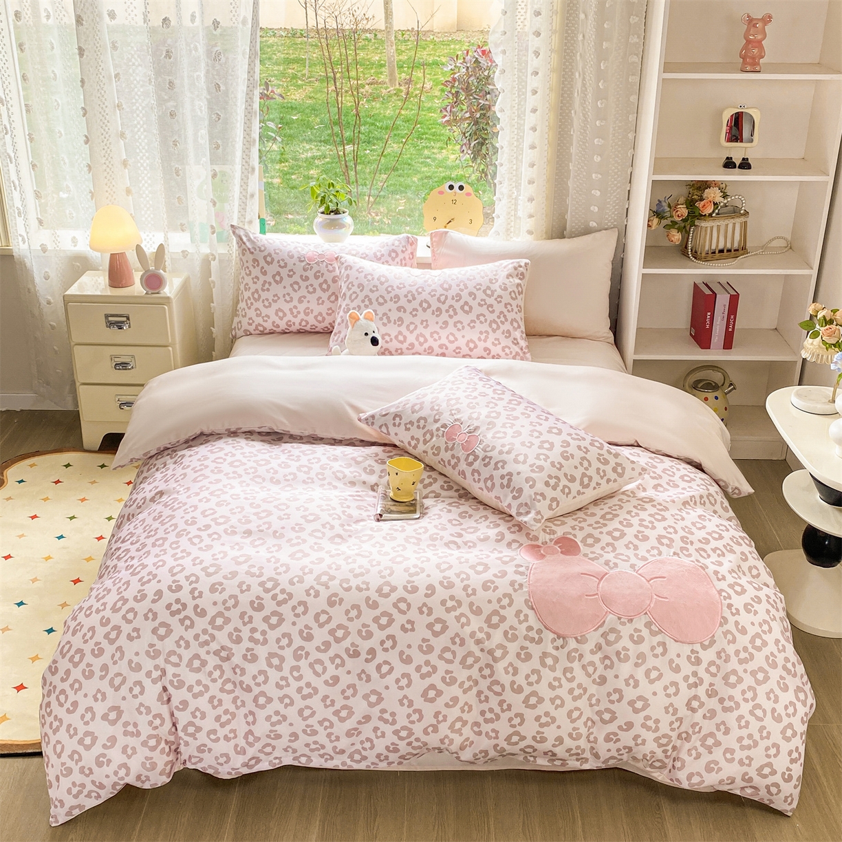 91家纺网 家纺一手货源 找家纺 优贝家纺 2026新款水洗真丝天丝专版贴布绣四件套 蝴蝶结