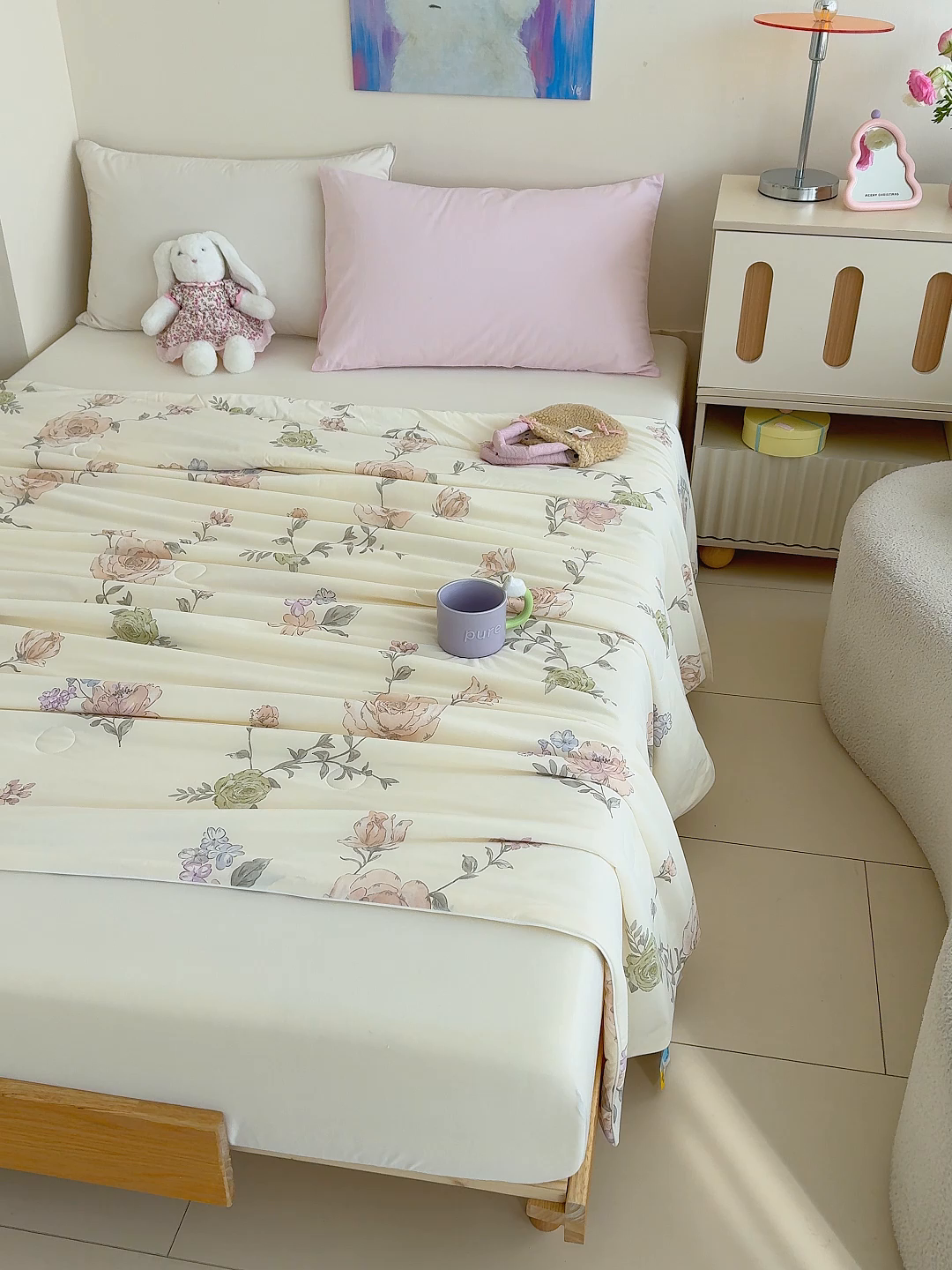 91家纺网 家纺一手货源 找家纺 芯恋家居 2026年新款小冰川凉感夏被冰皮凉感印花夏被凉感丝夏被（四周踩棉工艺） 云间花影