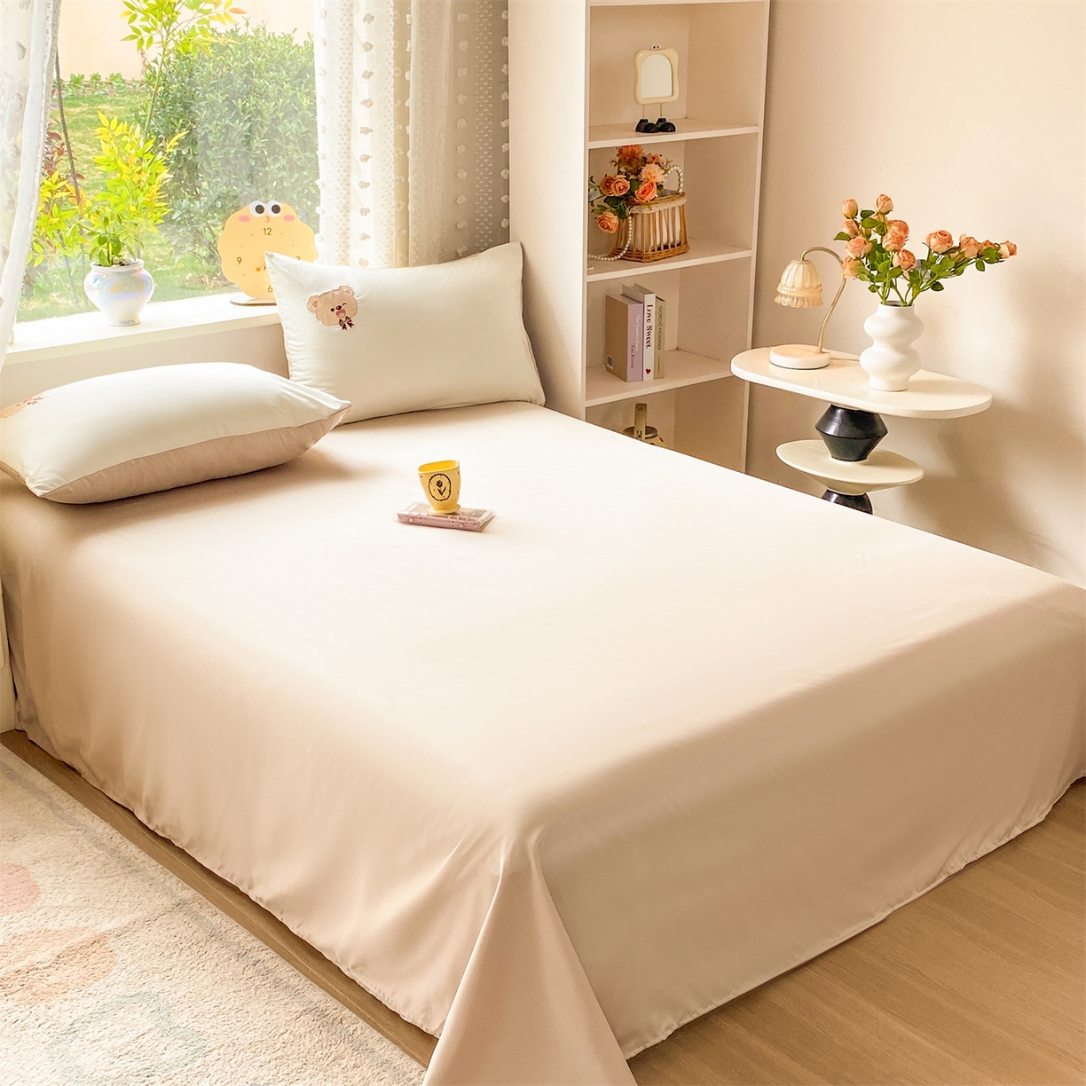 91家纺网 家纺一手货源 找家纺 绒棉世家 2026新款水洗天丝冰天丝专版贴布绣夏被四件套系列 绅士小熊