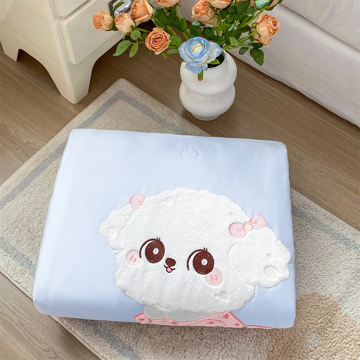 91家纺网 家纺一手货源 找家纺 绒棉世家 2026新款水洗天丝冰天丝专版贴布绣夏被四件套系列 泡芙奶狗