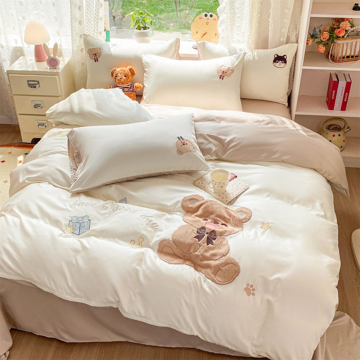 优贝家纺 2026新款水洗真丝天丝专版贴布绣四件套 绅士小熊