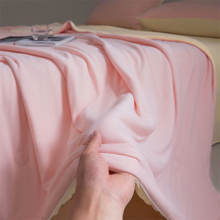 91家纺网 家纺一手货源 找家纺 雯豆家纺 2026春夏新款锦氨夏被空调被子被芯夏季凉感被小冰皮薄被子夏被夏凉被空调被 小冰皮-海棠粉+淡雅黄