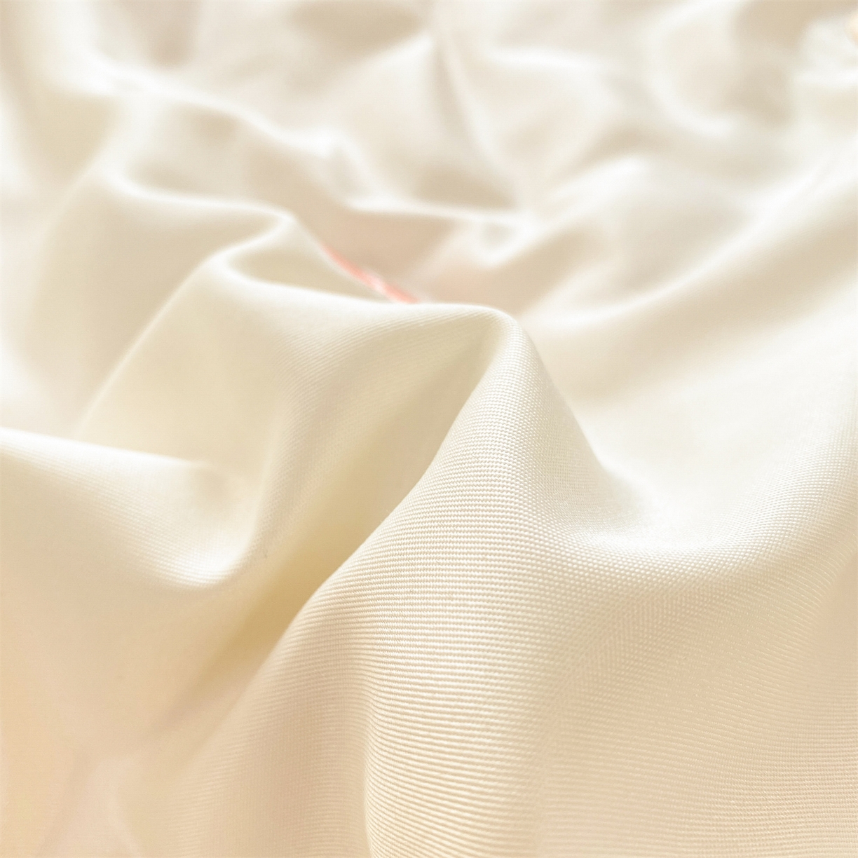 91家纺网 家纺一手货源 找家纺 绒棉世家 2026新款水洗天丝冰天丝专版贴布绣夏被四件套系列 白色布偶猫