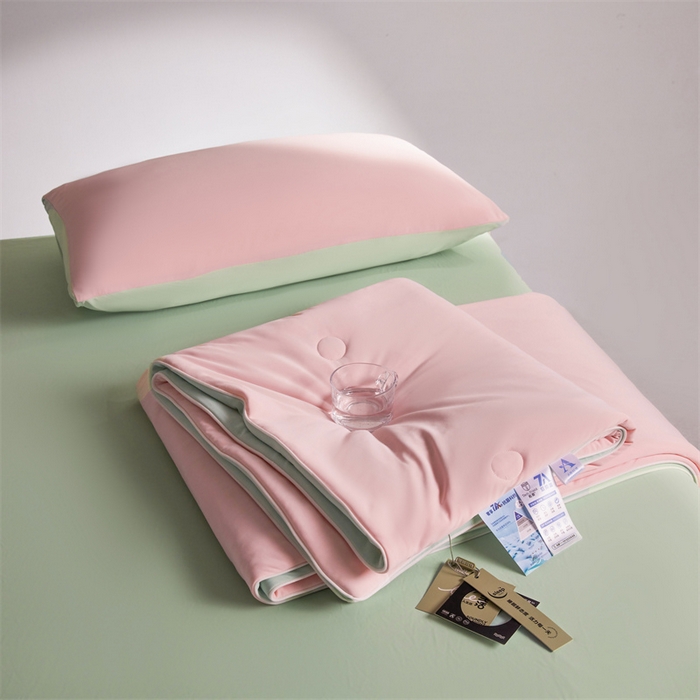 91家纺网 家纺一手货源 找家纺 雯豆家纺 2026春夏新款锦氨夏被空调被子被芯夏季凉感被小冰皮薄被子夏被夏凉被空调被 小冰皮-海棠粉+青柠绿