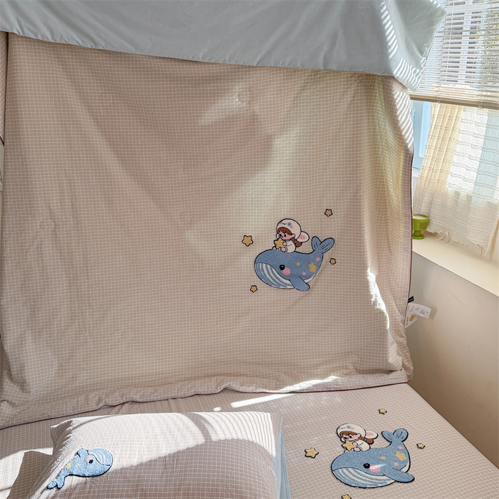 91家纺网 家纺一手货源 找家纺 暖生活 2026新款全棉纯棉色织水洗棉毛巾绣床笠三件套 蓝鲸梦