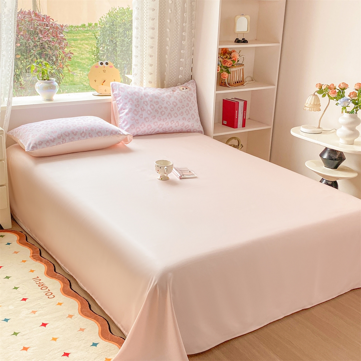 91家纺网 家纺一手货源 找家纺 绒棉世家 2026新款水洗真丝天丝专版贴布绣四件套 粉色布偶猫