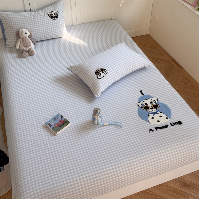 91家纺网 家纺一手货源 找家纺 暖生活 2026新款全棉纯棉色织水洗棉毛巾绣床笠三件套 墨镜小狗