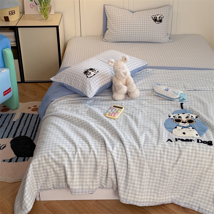 91家纺网 家纺一手货源 找家纺 暖生活 2026新款全棉纯棉色织水洗棉毛巾绣床笠三件套 墨镜小狗