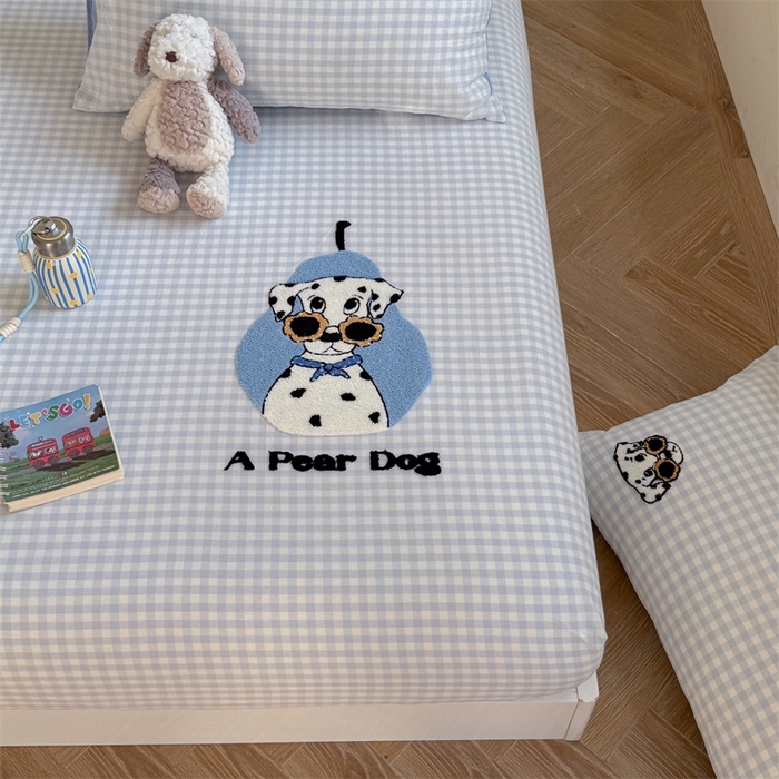 91家纺网 家纺一手货源 找家纺 暖生活 2026新款全棉纯棉色织水洗棉毛巾绣床笠三件套 墨镜小狗