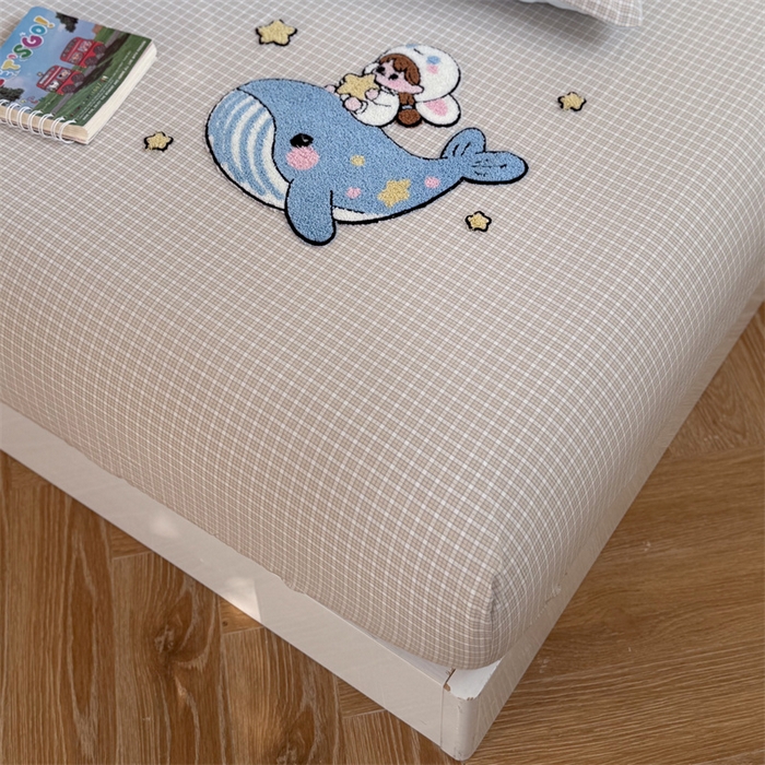 91家纺网 家纺一手货源 找家纺 暖生活 2026新款全棉纯棉色织水洗棉毛巾绣床笠三件套 蓝鲸梦