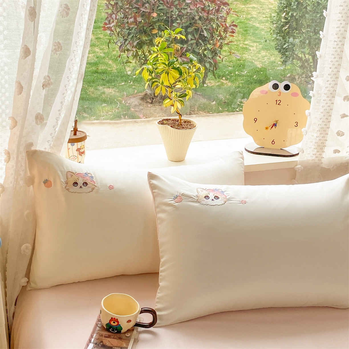 91家纺网 家纺一手货源 找家纺 优贝家纺 2026新款水洗天丝冰天丝专版贴布绣夏被四件套系列 白色布偶猫