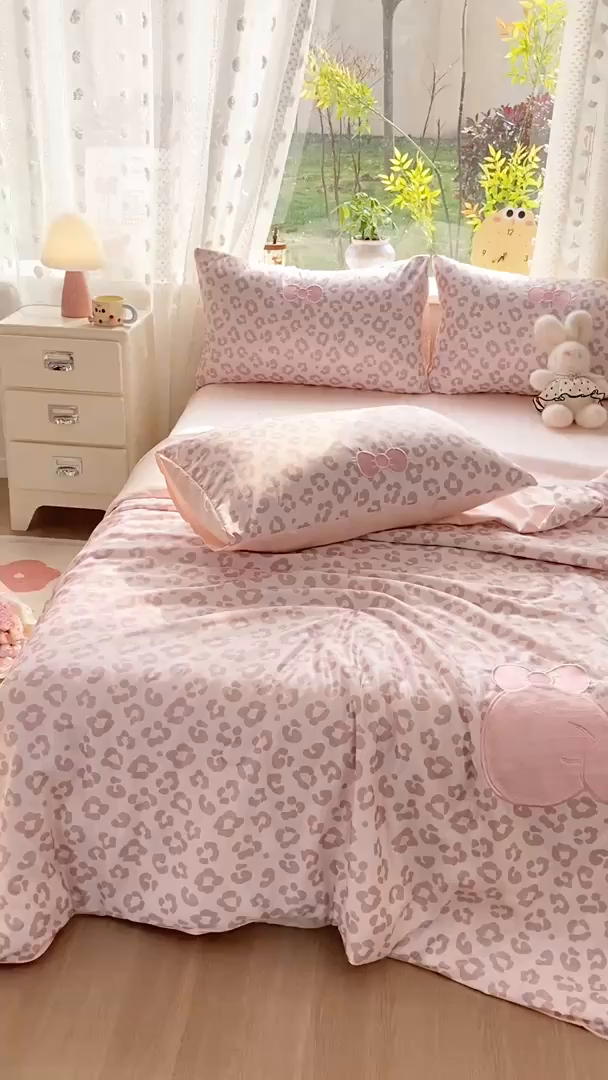 91家纺网 家纺一手货源 找家纺 优贝家纺 2026新款水洗天丝冰天丝专版贴布绣夏被四件套系列 蝴蝶结