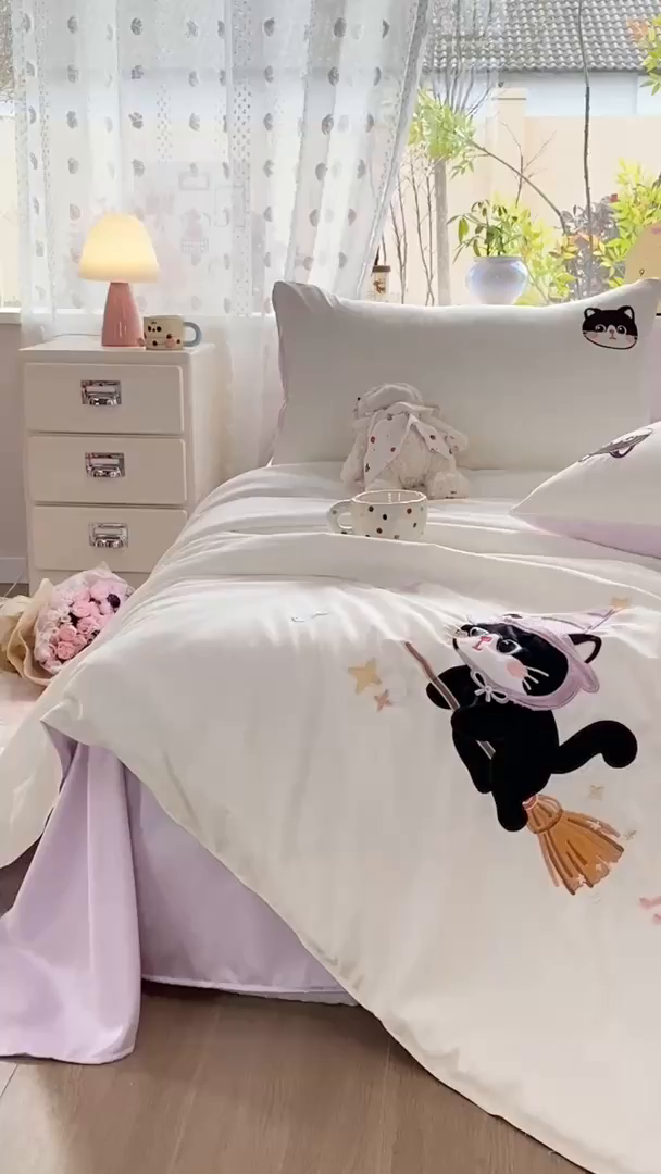 91家纺网 家纺一手货源 找家纺 优贝家纺 2026新款水洗天丝冰天丝专版贴布绣夏被四件套系列 魔法猫