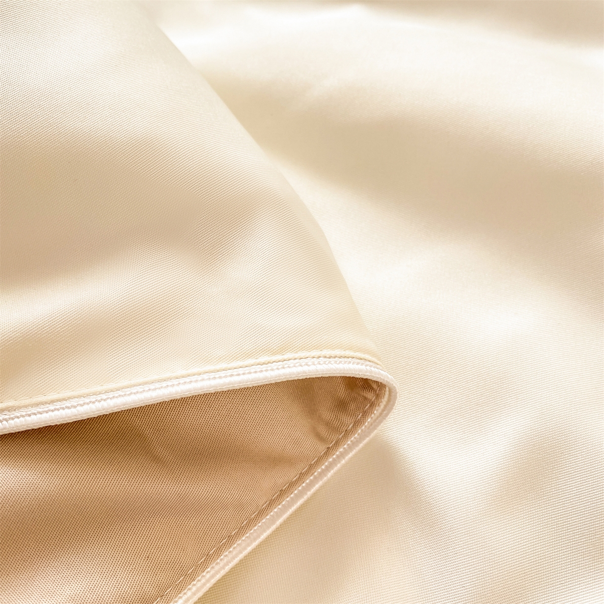 91家纺网 家纺一手货源 找家纺 优贝家纺 2026新款水洗天丝冰天丝专版贴布绣夏被四件套系列 绅士小熊