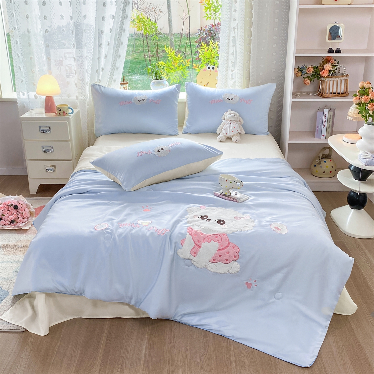 91家纺网 家纺一手货源 找家纺 优贝家纺 2026新款水洗天丝冰天丝专版贴布绣夏被四件套系列 泡芙奶狗