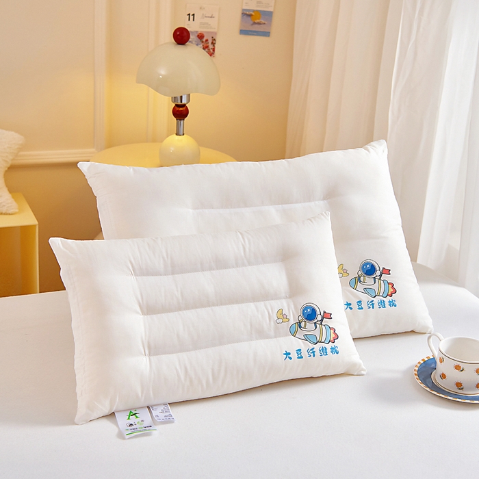 91家纺网 家纺一手货源 找家纺 吉咪兔家纺 2026新款儿童A类全棉大豆纤维枕芯单人学生宿舍枕头幼儿园卡通软枕护颈椎 探索宇宙